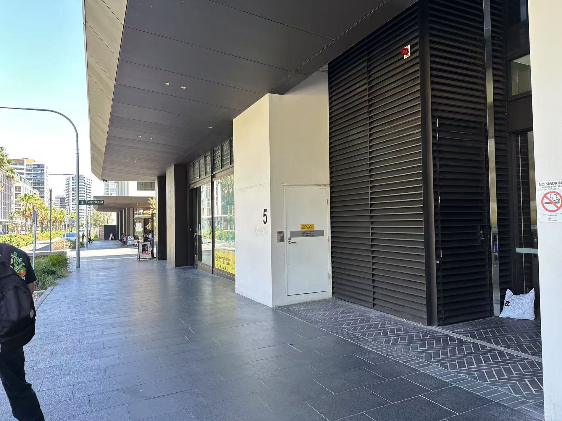 3402 / 5 Gadigal Avenue, Waterloo