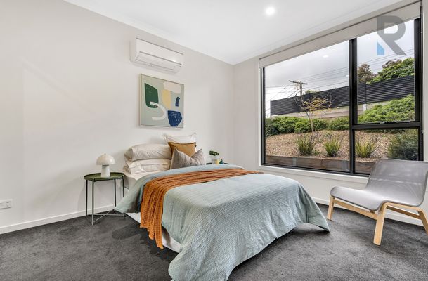 2 / 8 Austin Crescent, Pascoe Vale