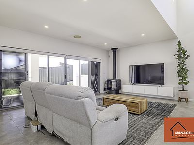 15 WARUP STREET, Moncrieff