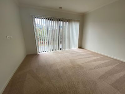 25 Bondi Parade, Point Cook