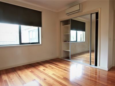 1 / 52 Mount Street, Glen Waverley