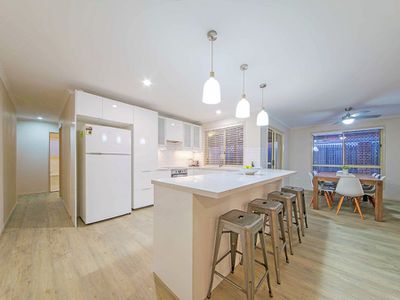27 Teraglin Street, Manly West