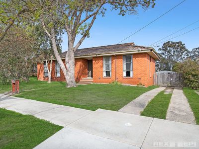 16 Village Drive, Hampton Park