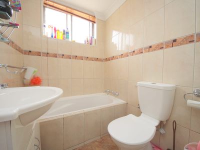 2 / 13 Hillard Street, Wiley Park