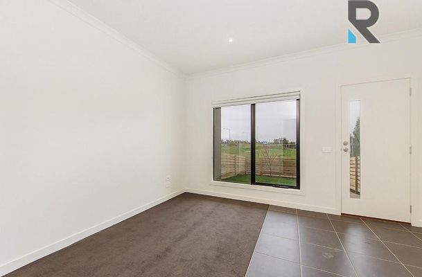 16 / 1-5 Beddison Road, Craigieburn