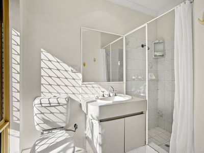 18 HAZLETT PLACE, Waikiki