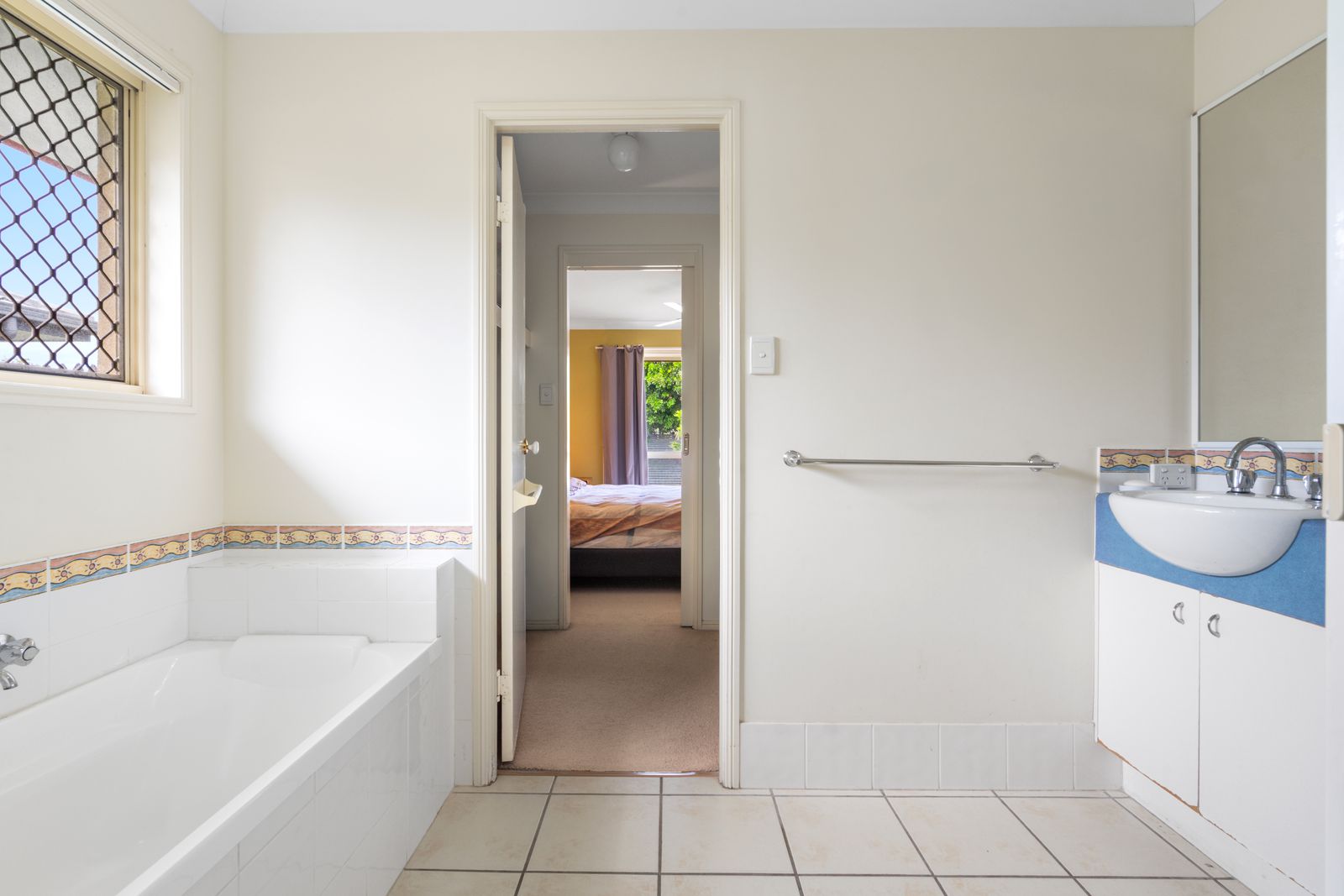 Photo 4 of 13, 25 Bernheid Crescent, Sippy Downs