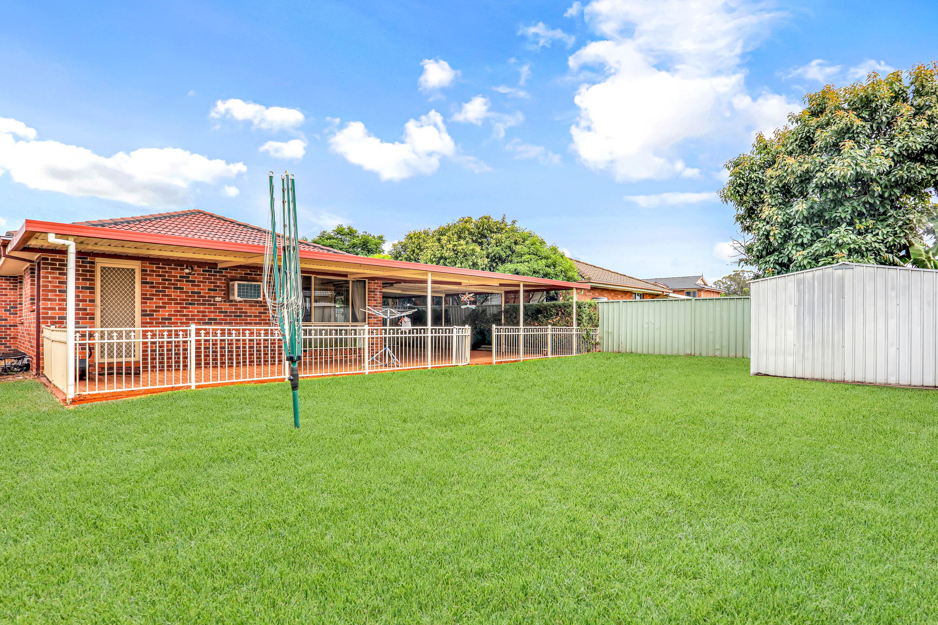 4 Henze Crescent, CLAREMONT MEADOWS