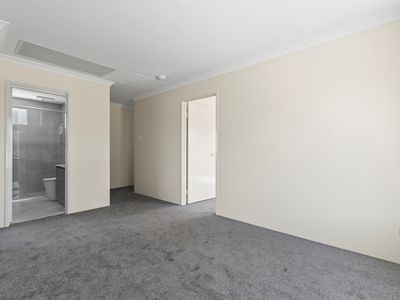 21 Corbett Way, Booragoon