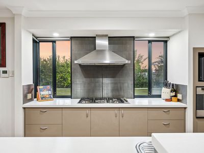 19 Lombadina Parade, Secret Harbour