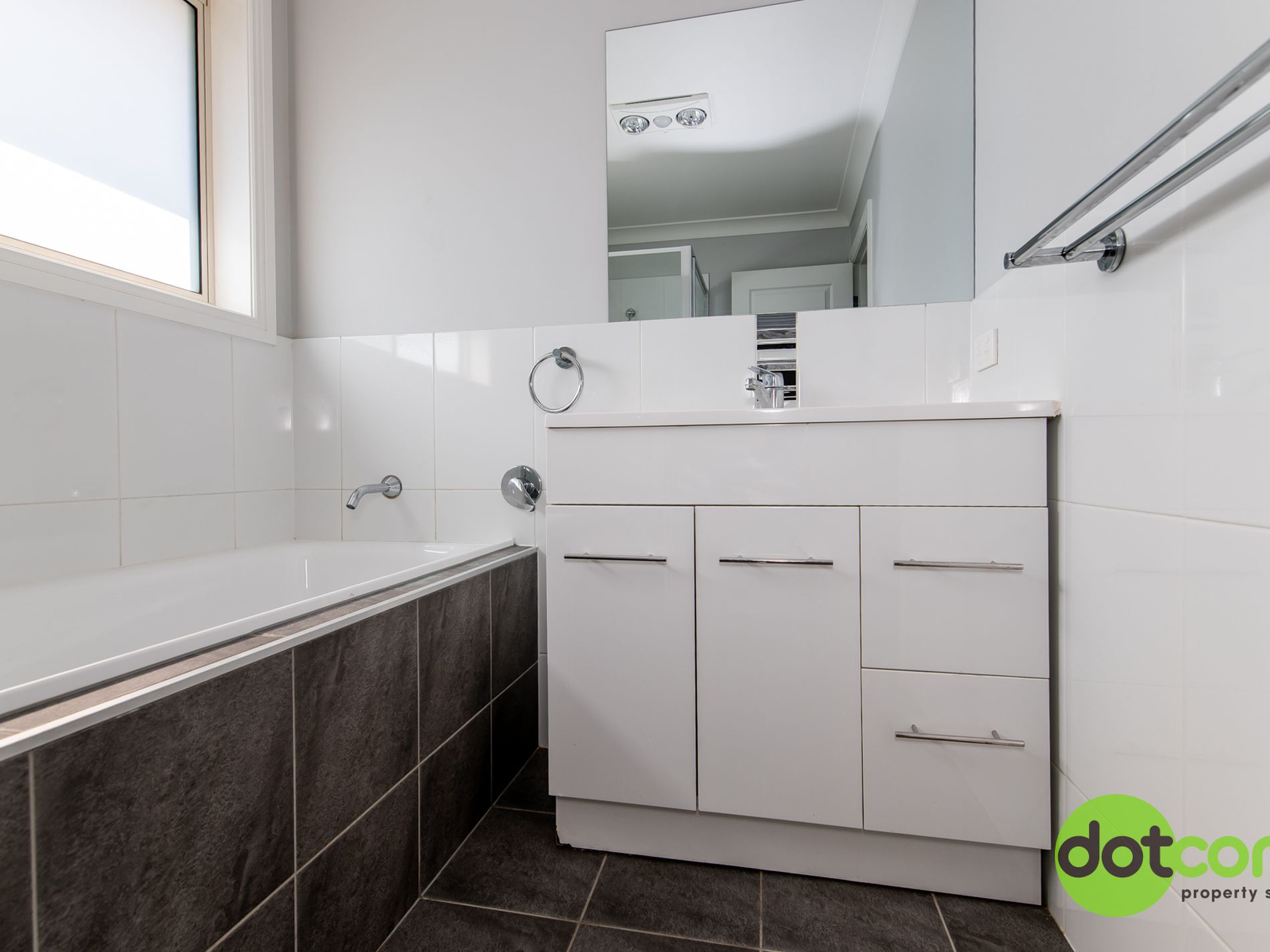 27 Hindmarsh Esplanade, Dubbo