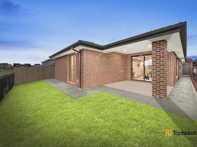 18 Ambient Crescent, Beveridge