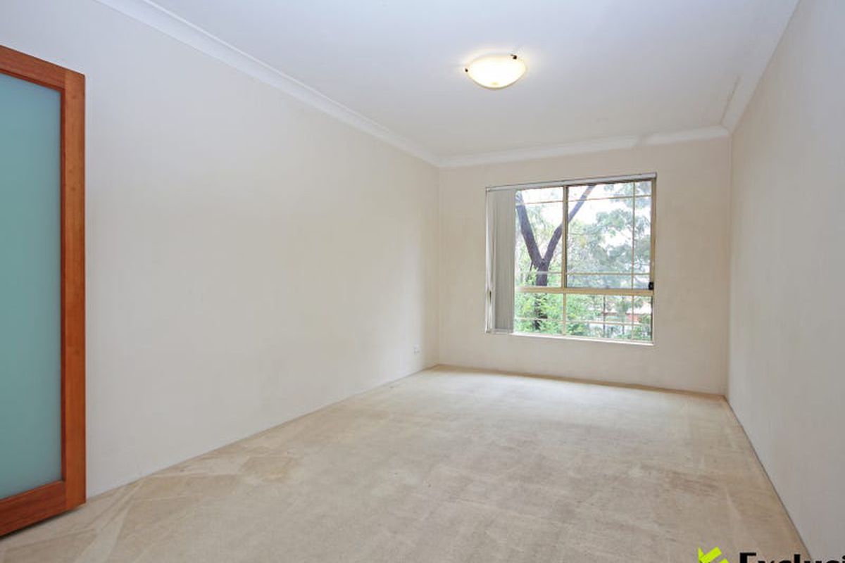15 / 8-12 Hornsey Road, Homebush West