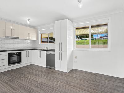 13 Birra Drive, Oak Flats