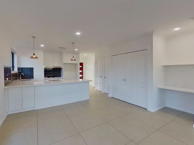6 Fountain Circuit, Dubbo