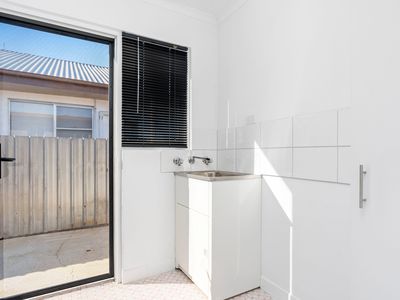 4 / 196 KIEWA STREET, South Albury