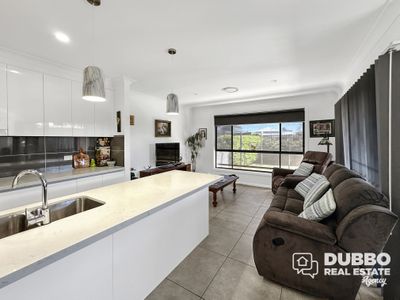 44 Fountain Circuit, Dubbo