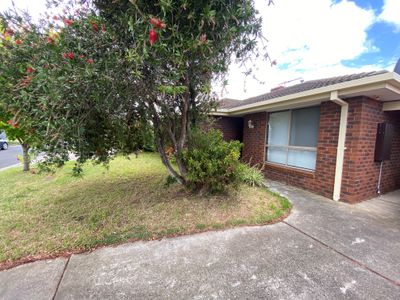 2 / 64 Songlark Crescent , Werribee
