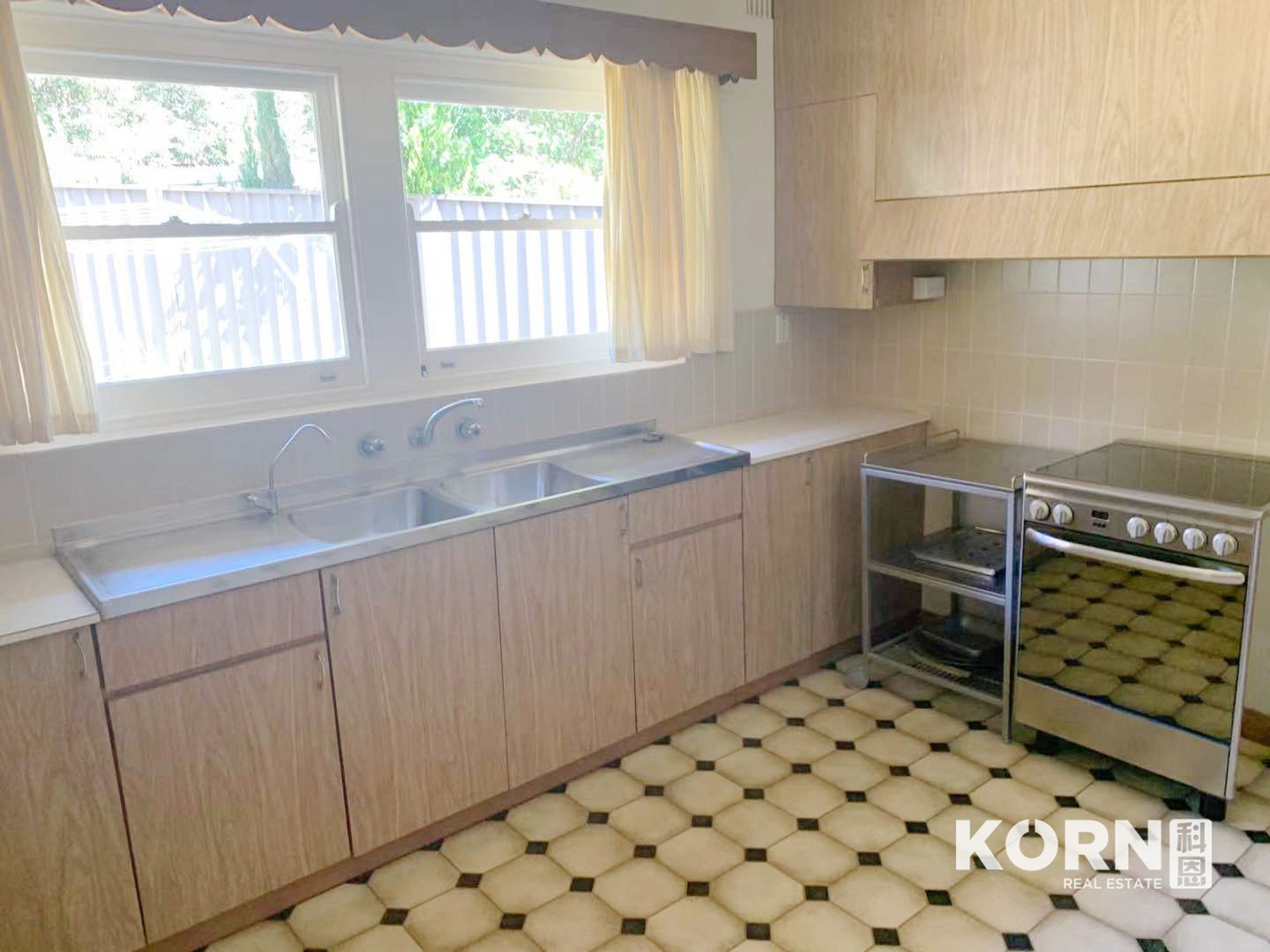 19 Pitcairn Avenue, Urrbrae