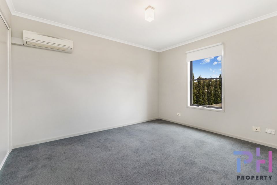 1 / 30B Regency Place, Kennington