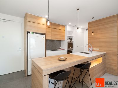 122 / 45 West Row, City