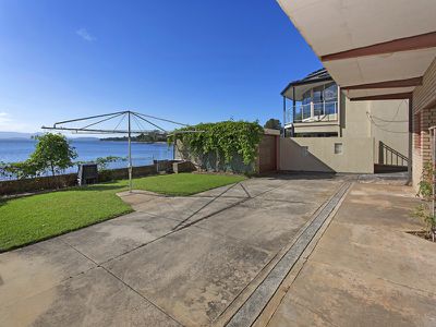 83 The Esplanade, Oak Flats