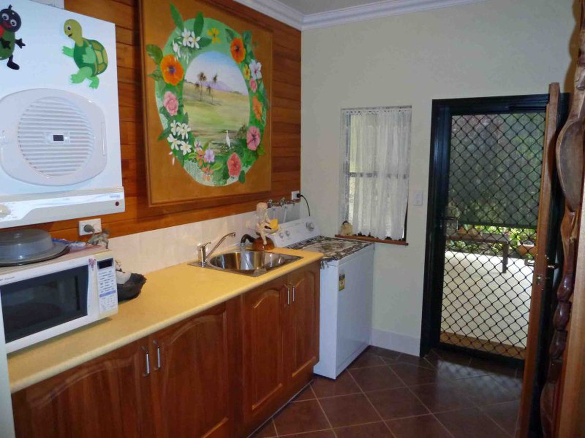 201 Deep Creek Road, Atherton