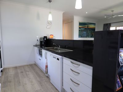 5 Sommerset Drive, Atherton