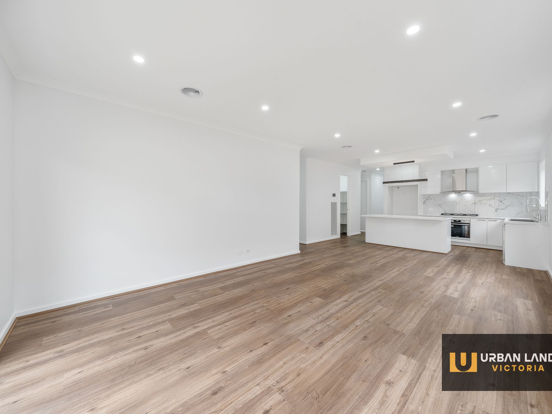 13 stover rd, Clyde North
