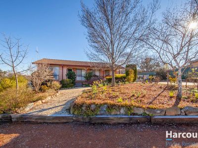 4 Lambie Place, Florey
