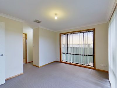 60 Dunheved Circle, Dubbo