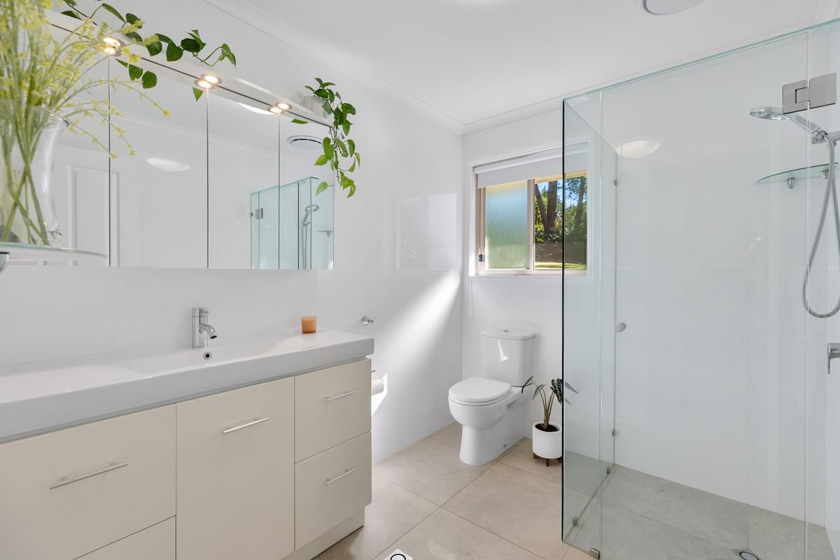 8 Livistona Drive, Doonan
