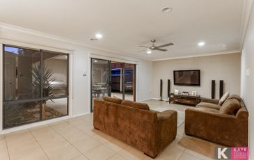 10 Castle Court, Beaconsfield