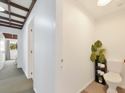 1 / 1 Windlesham Place, Wakefield