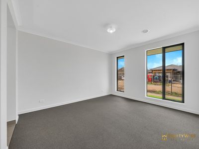 35 Ardsley Street, Manor Lakes