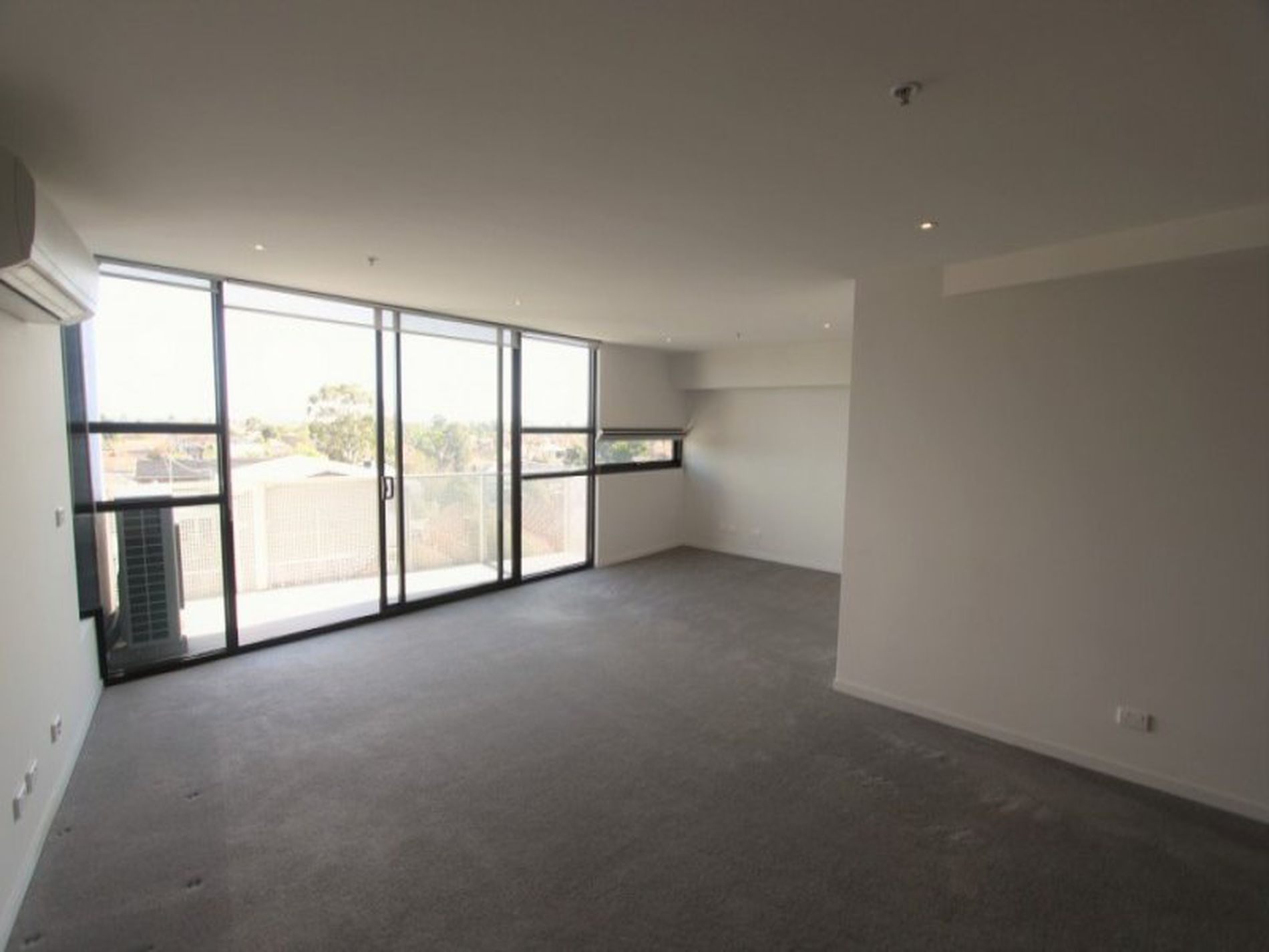305 / 175 Kangaroo Road, Hughesdale