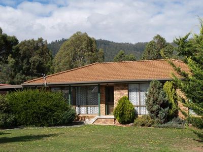 19 Hampton Court, Huonville