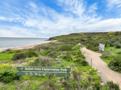 12 Lucretia Way, Hallett Cove