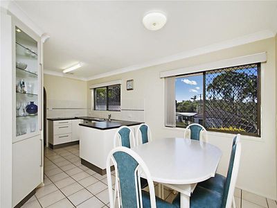26 Knightsbridge Crescent, Rochedale South