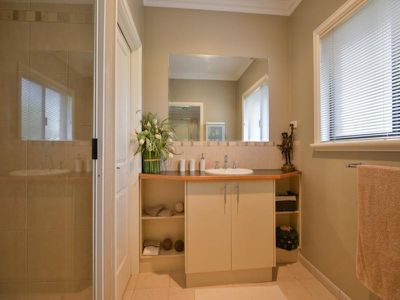 5 Smythe Drive, Broadwood