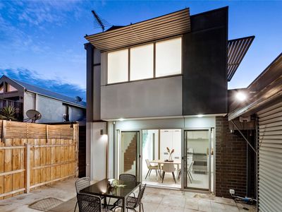 11 Woodlawn Street, Richmond