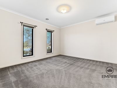 40 Ferrari Drive, Cranbourne East