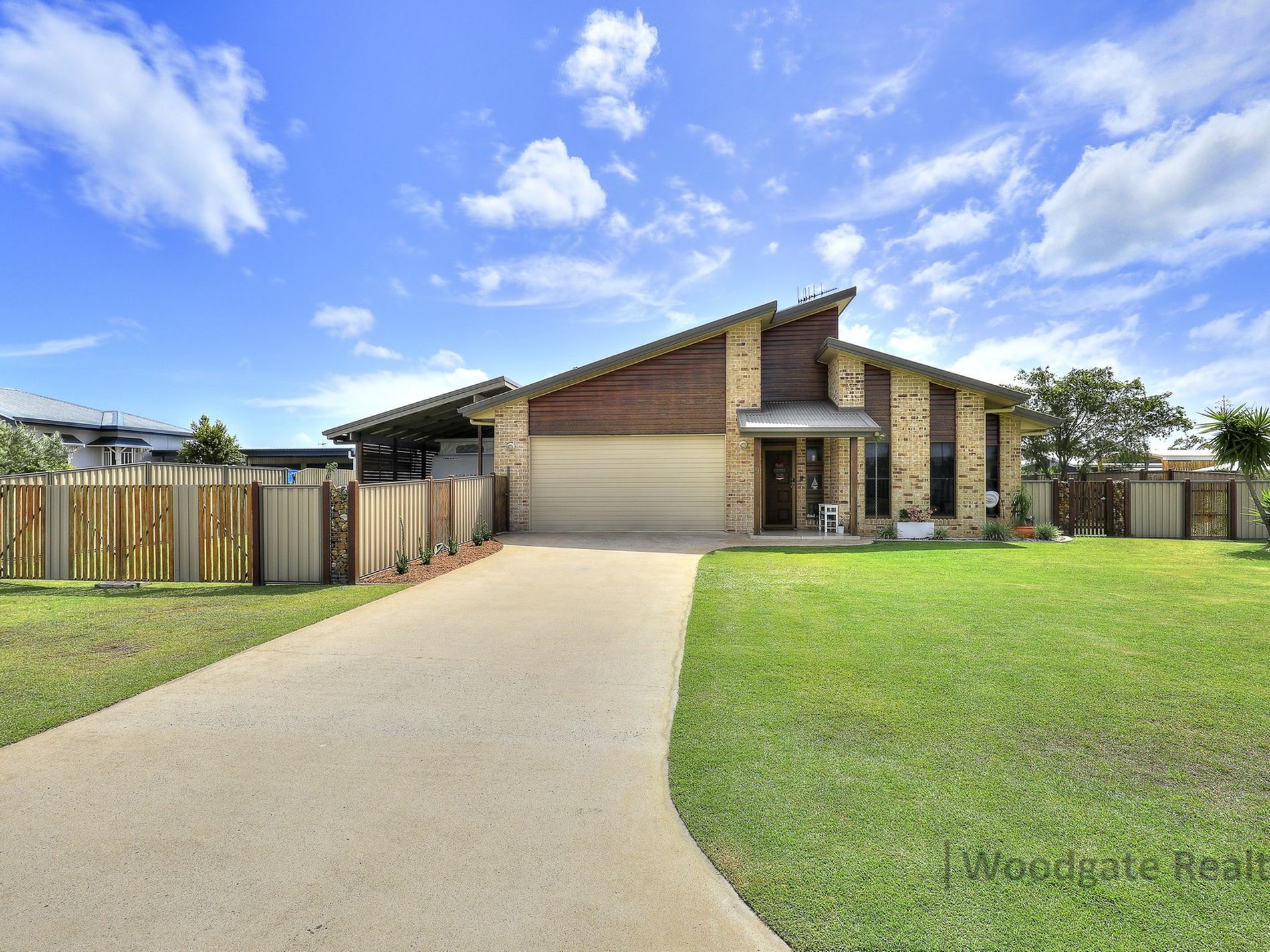 9 Sunset Avenue, Woodgate