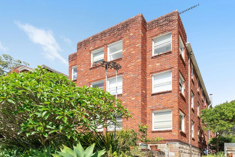 2 / 15 Penkivil Street, Bondi