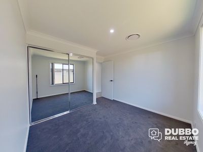 129 Champagne Drive, Dubbo