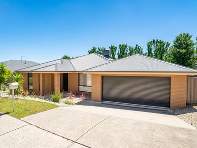 9 CRAIG CIRCUIT, Leneva