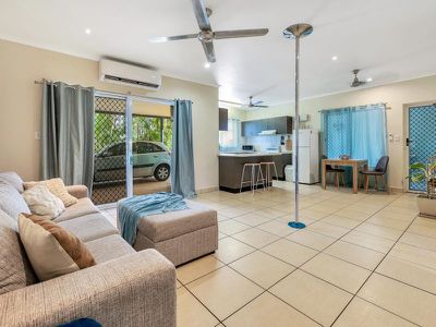 2 / 3 Priore Court, Moulden