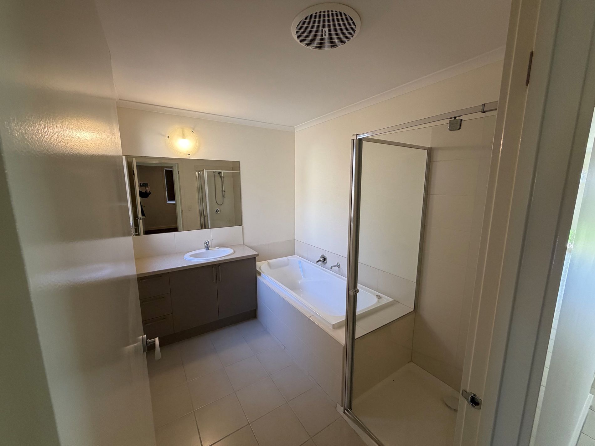 2 / 2 Lilly Pilly Close, Werribee