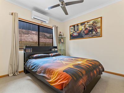 2 Powell Place, Bentley Park