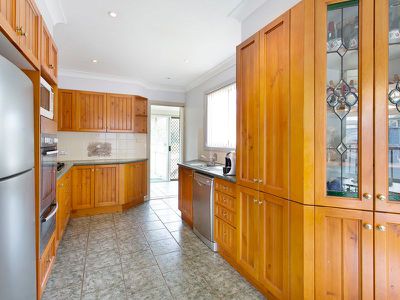 1 Tallawong Crescent, Dapto